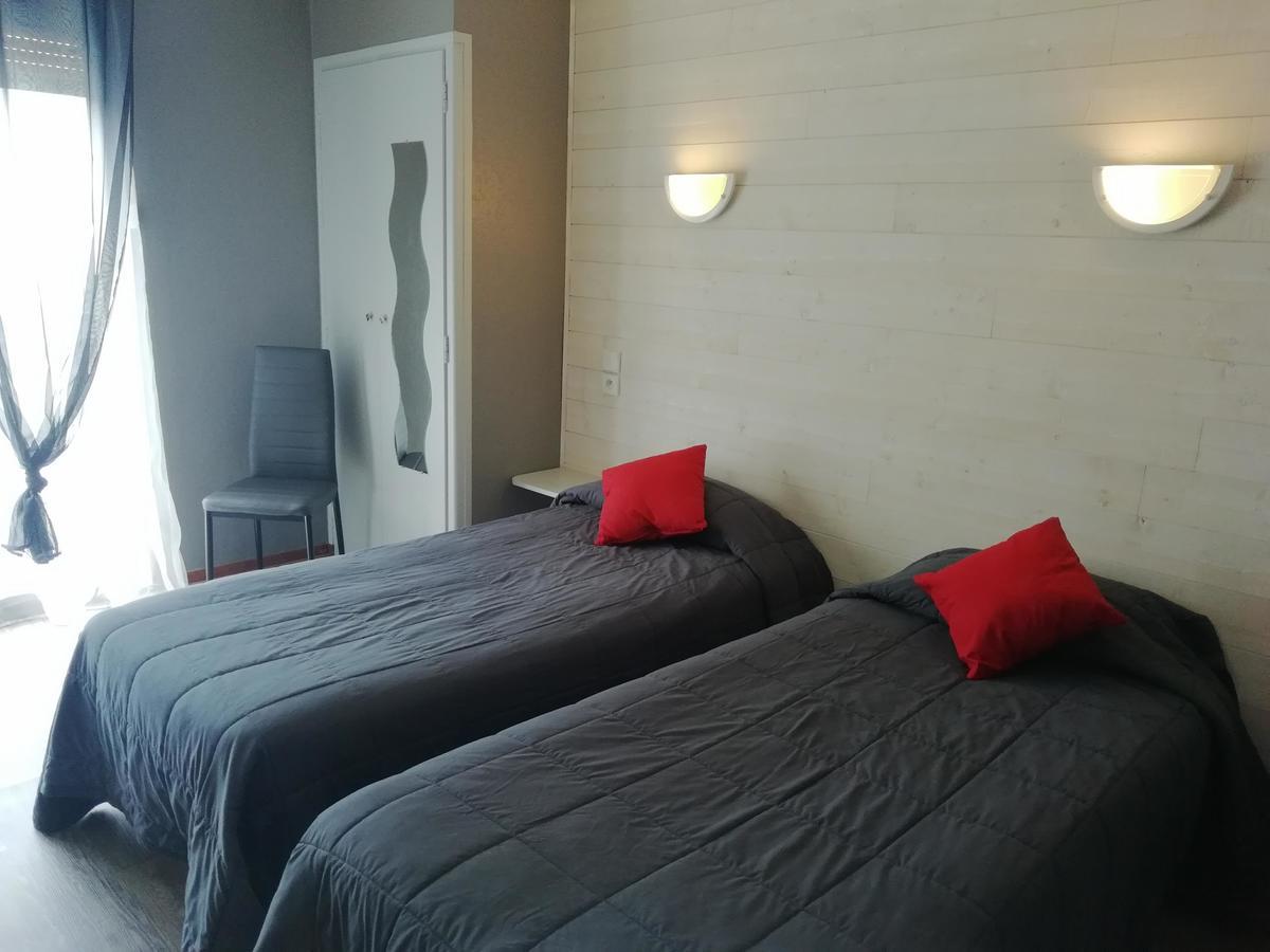 Hotel L'Oustalet Font-Romeu-Odeillo-Via Екстериор снимка