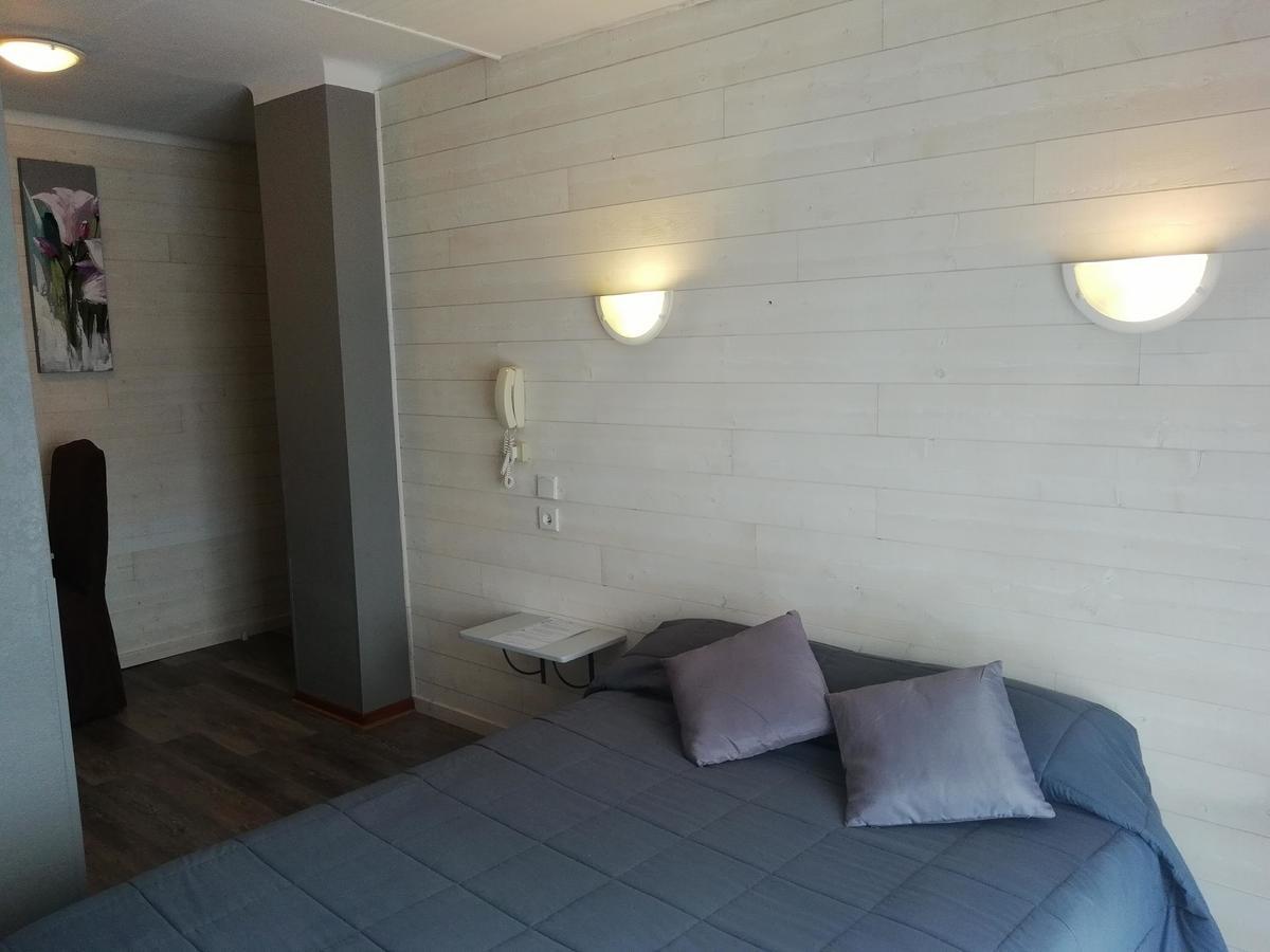 Hotel L'Oustalet Font-Romeu-Odeillo-Via Екстериор снимка