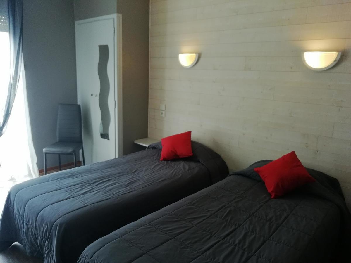 Hotel L'Oustalet Font-Romeu-Odeillo-Via Екстериор снимка