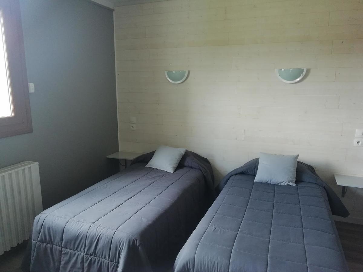 Hotel L'Oustalet Font-Romeu-Odeillo-Via Екстериор снимка