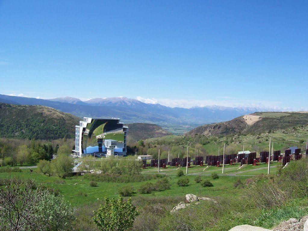 Hotel L'Oustalet Font-Romeu-Odeillo-Via Екстериор снимка