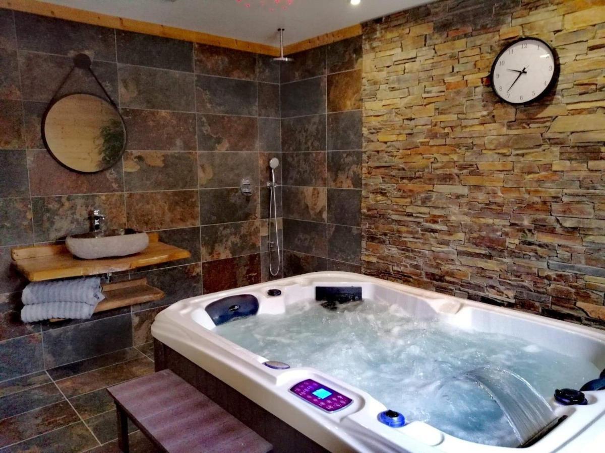 Hotel L'Oustalet Font-Romeu-Odeillo-Via Екстериор снимка